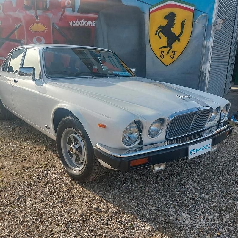 Usata Jaguar XJ6 200 CV (147 kW) 1982 Bianco Berlina