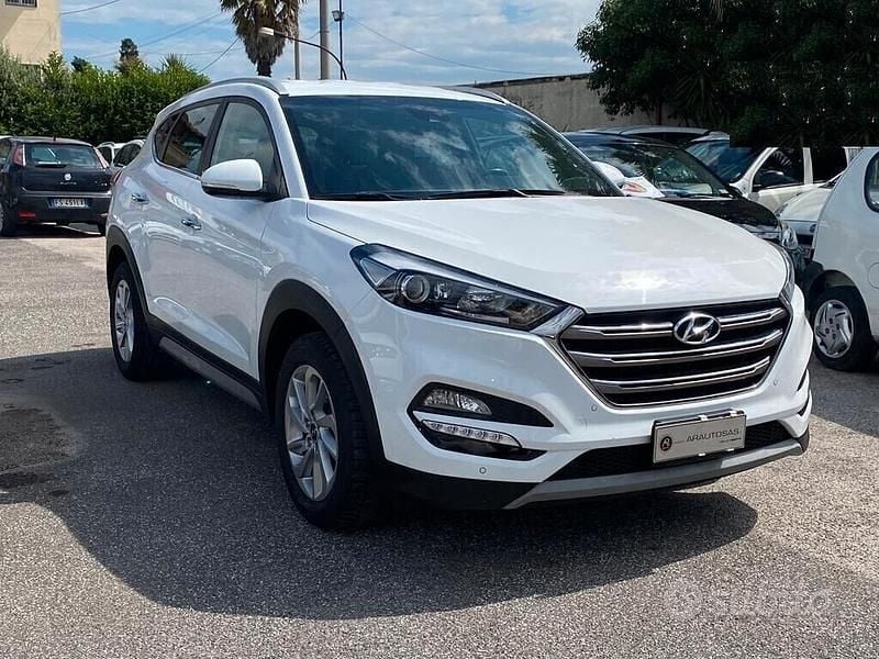 Bianco Usata 2017 Hyundai Tucson Xpossible SUV | 15.500 € (Buon prezzo) - Immagine 1/4