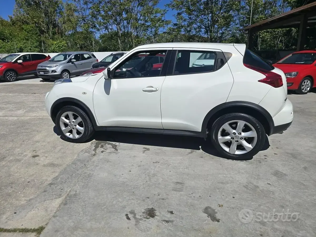 Usata Nissan Juke Tekna 110 CV (80 kW) 2010 Bianco SUV