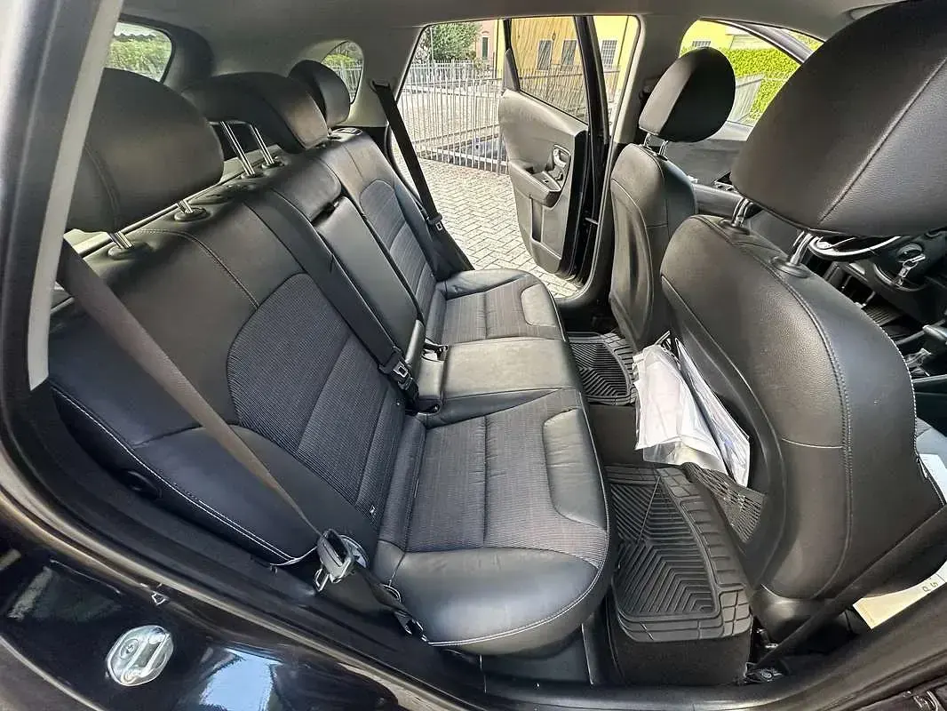 Usata Kia Niro Style 105 CV (77 kW) 2017 Blu/azzurro SUV