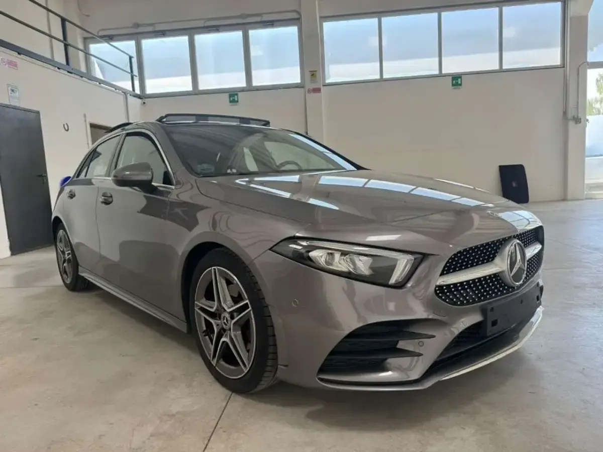 Usata Mercedes A200 AMG line 150 CV (110 kW) 2021 Grigio Berlina