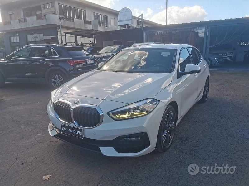 Usata BMW 118 Sport Line 150 CV (110 kW) 2021 Bianco Utilitaria
