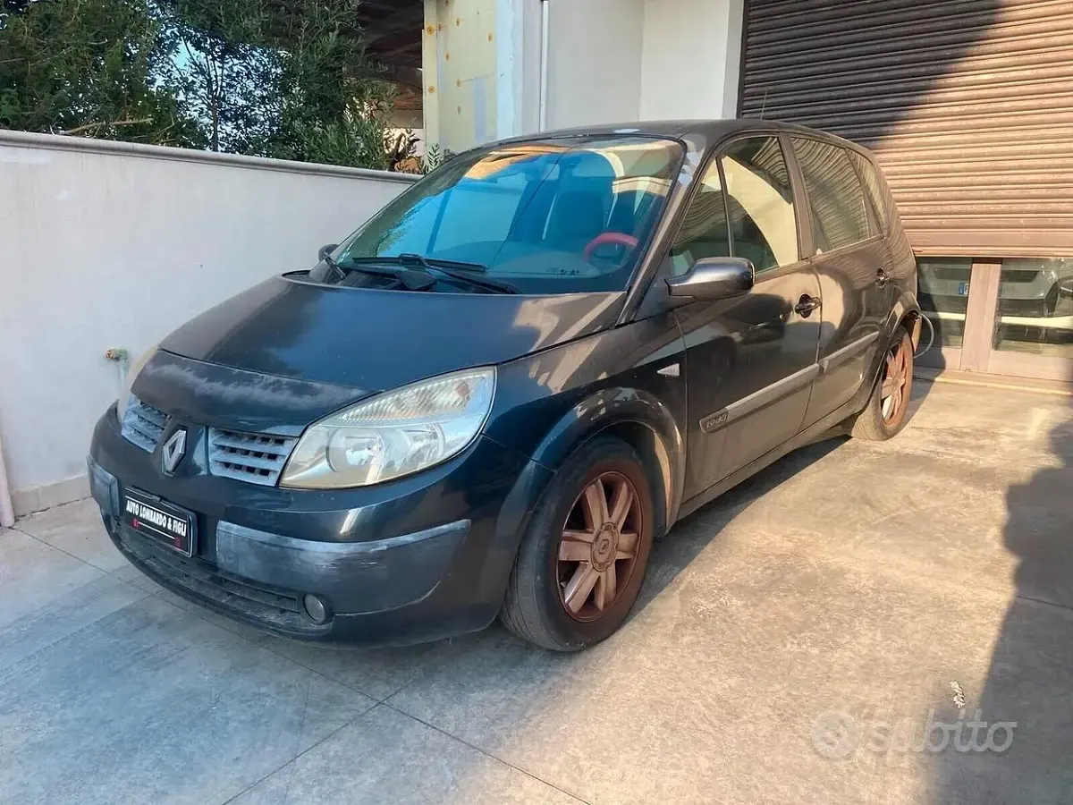Usata Renault Scénic II Exception 130 CV (95 kW) 2006 Monovolume