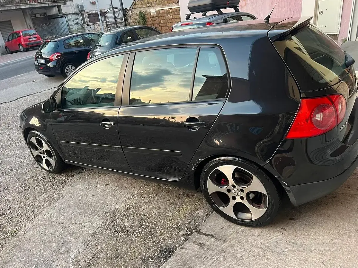 Usado VW Golf IV 105 CV (77 kW) 2006 Negro Berlina
