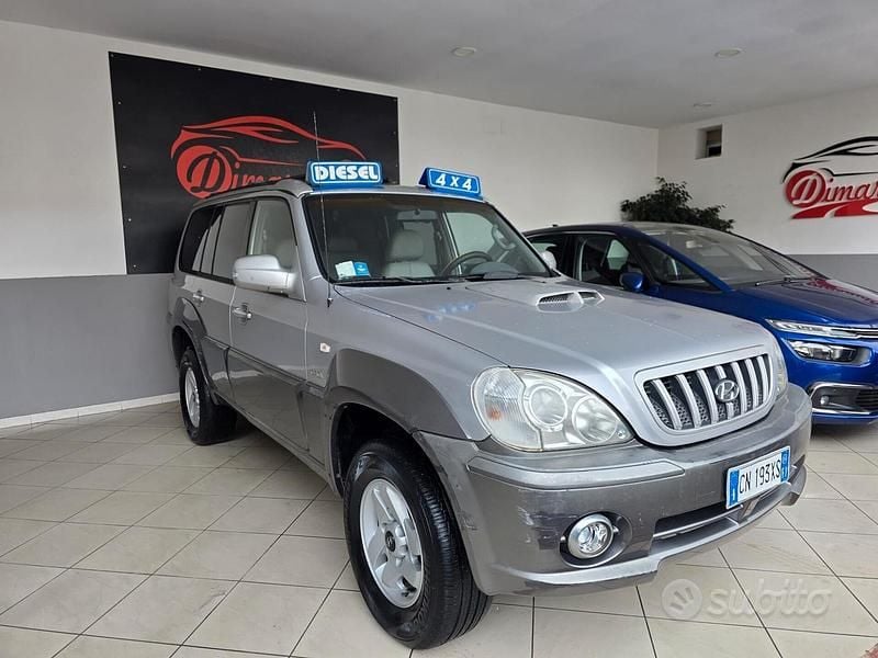 Käytetty Hyundai Terracan 163 HP (119 kW) 2004 Harmaa Katumaasturi