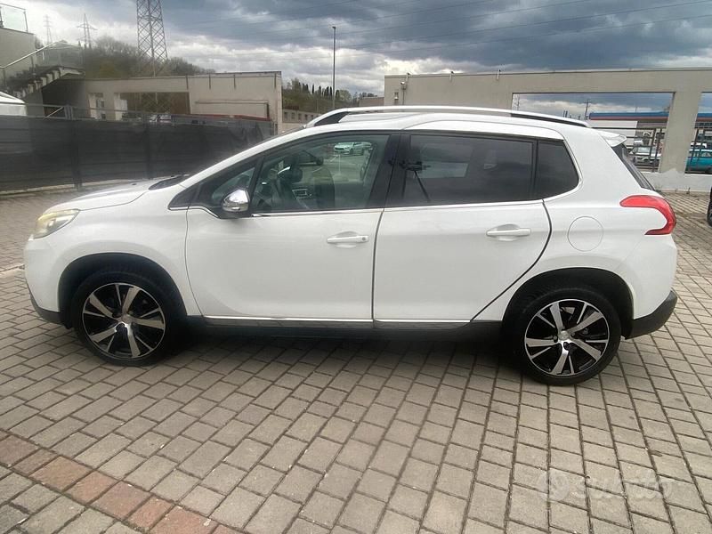 Usata Peugeot 2008 Allure 115 CV (84 kW) 2014 Bianco SUV