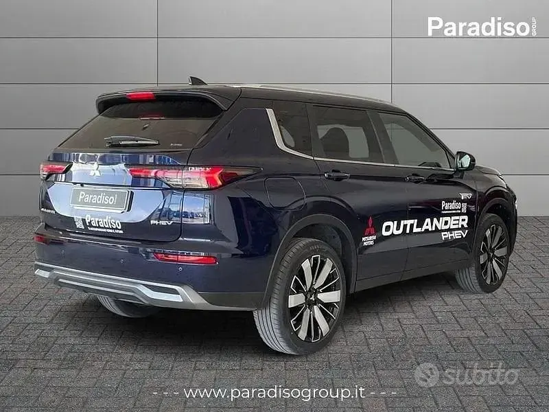 Nuova Mitsubishi Outlander Intense 306 CV (225 kW) 2026 Blu SUV