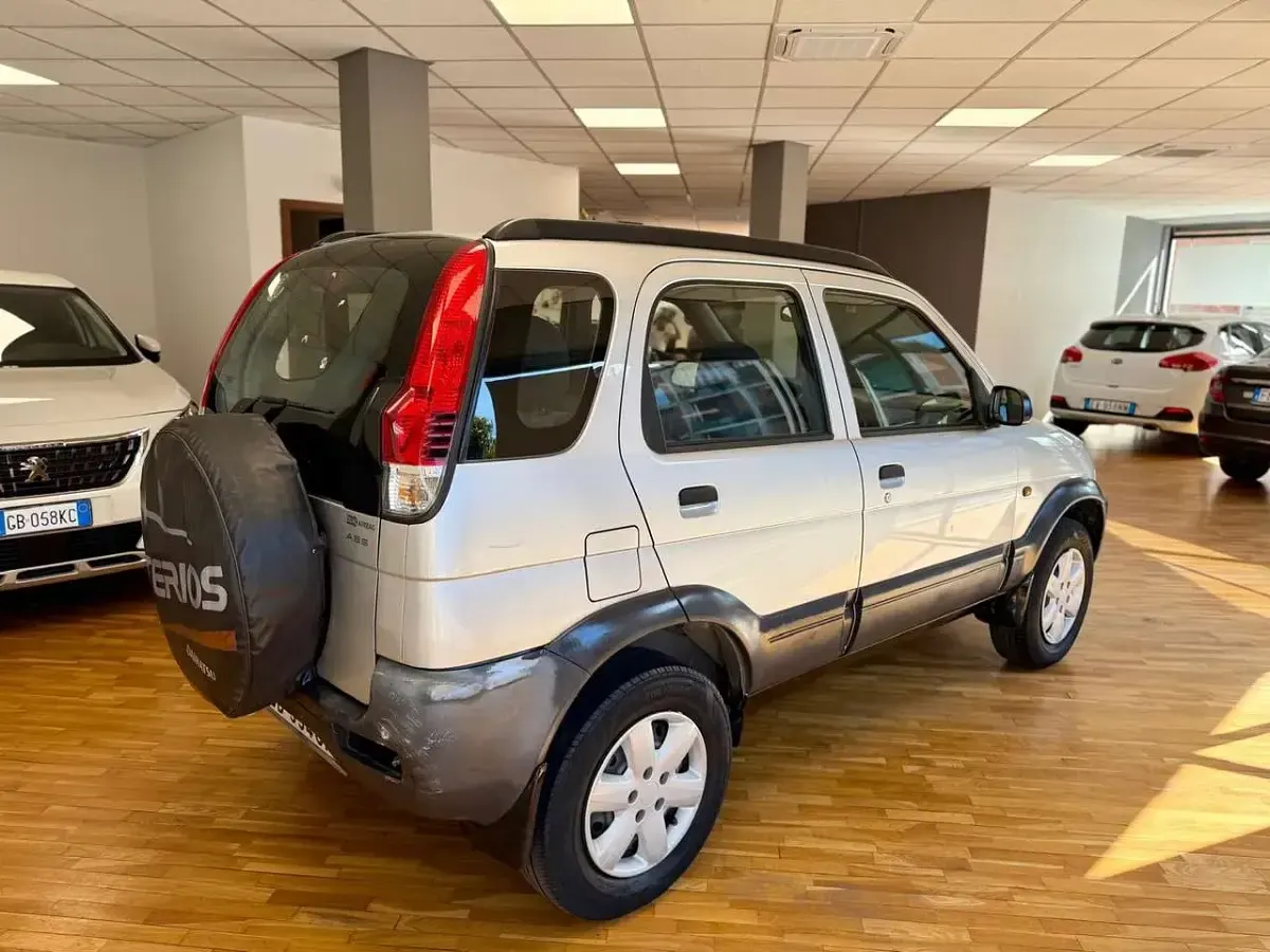 Usata Daihatsu Terios 86 CV (63 kW) 2002 Grigio SUV