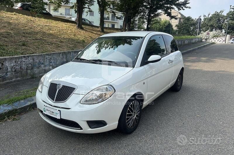 Bianco Usata 2009 Lancia Ypsilon Due volumi | 2500 € (Ottimo prezzo) - Immagine 1/4