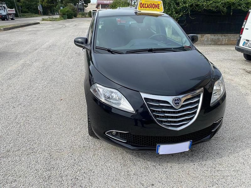 Usata Lancia Ypsilon 2014 Nero Utilitaria