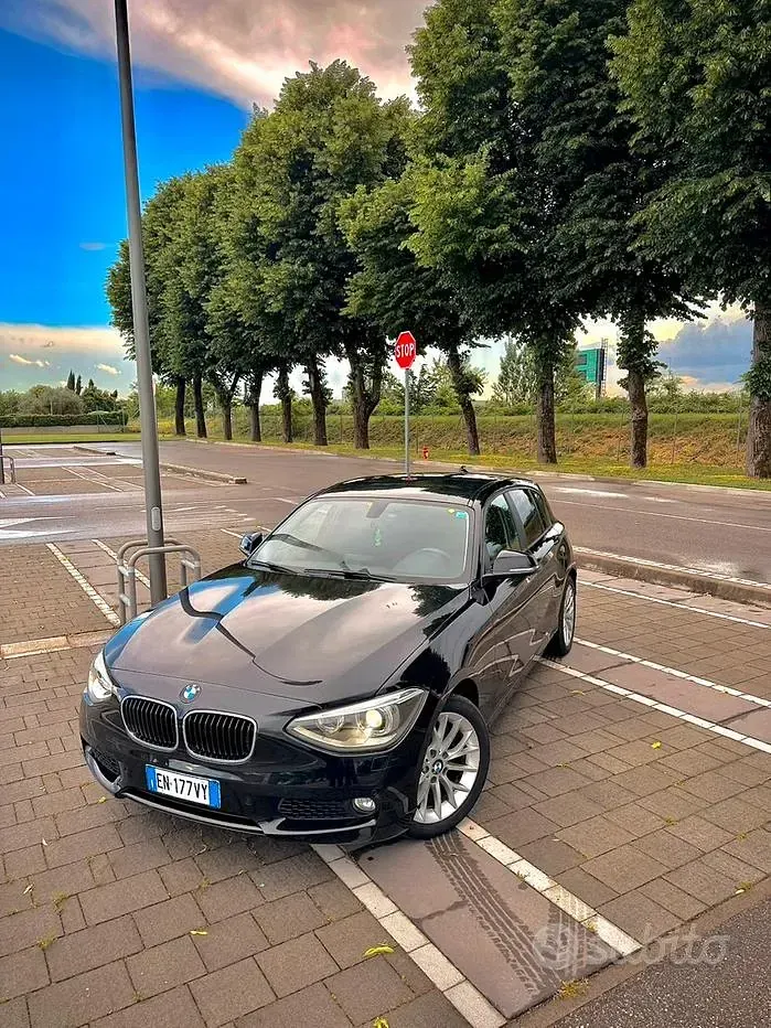 Usata BMW 120 Sport Line 184 CV (135 kW) 2012 Nero Utilitaria