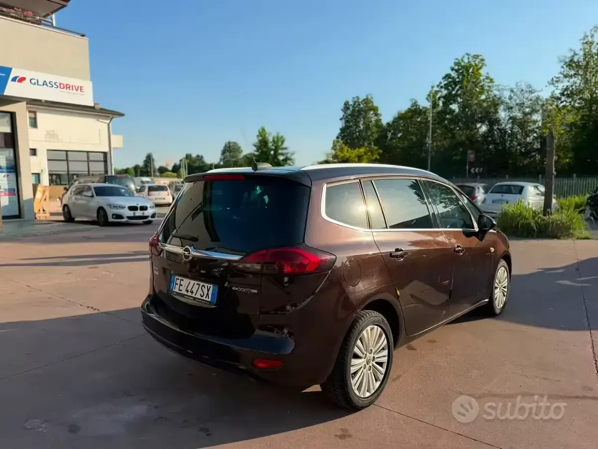 Usata Opel Zafira Tourer Cosmo 150 CV (110 kW) 2016 Marrone Monovolume