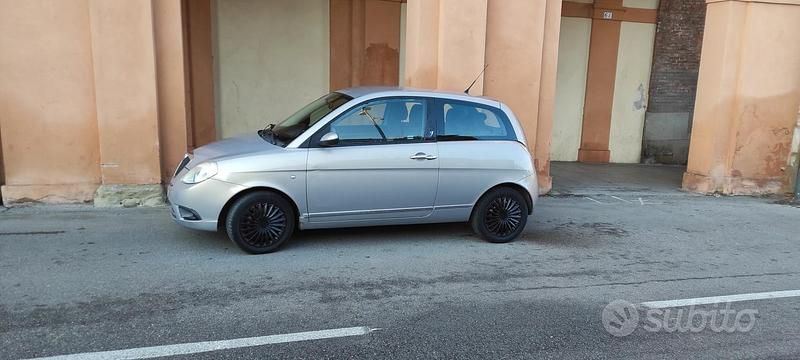 Grigio Usata 2007 Lancia Ypsilon Due volumi | 1600 € (Ottimo prezzo) - Immagine 1/4