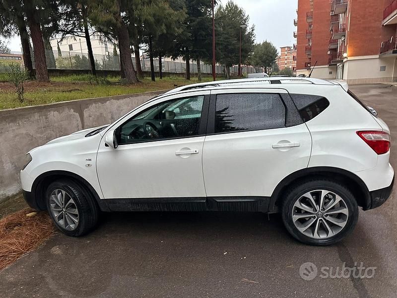 Usata Nissan Qashqai N-TEC 150 CV (110 kW) 2010 Bianco SUV