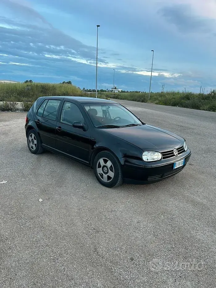 Usata VW Golf IV 110 CV (80 kW) 2000 Nero Berlina