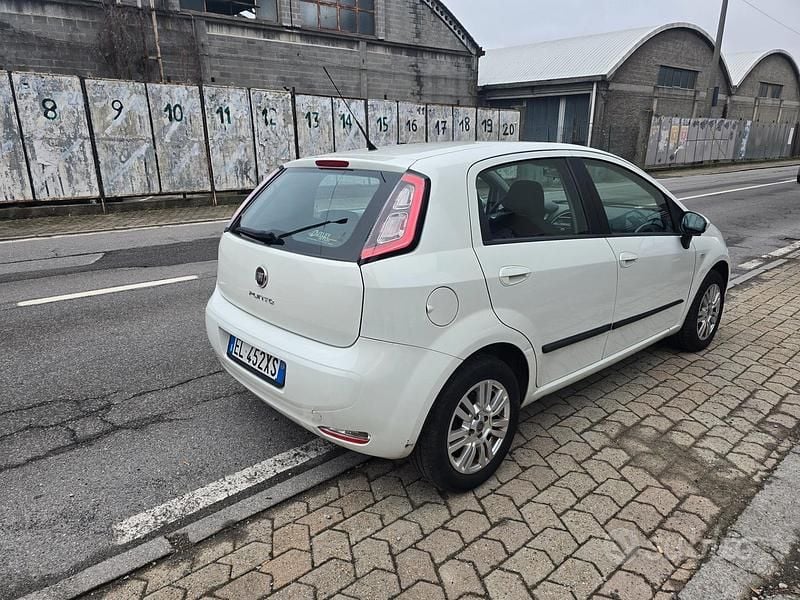 Usata Fiat Punto Evo 75 CV (55 kW) 2012 Bianco Utilitaria