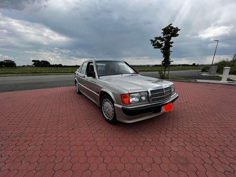 Usata Mercedes 190 185 CV (136 kW) 1985 Beige Berlina