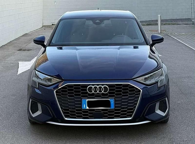 Usata Audi A3 S-Line 150 CV (110 kW) 2022 Blu/azzurro Berlina