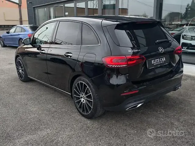Usata Mercedes B200 Premium 150 CV (110 kW) 2019 Nero Utilitaria