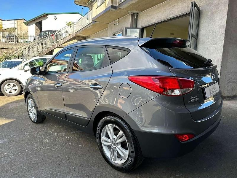 Grigio Usata 2013 Hyundai ix35 Xpossible SUV | 9999 € (Cara) - Immagine 1/4
