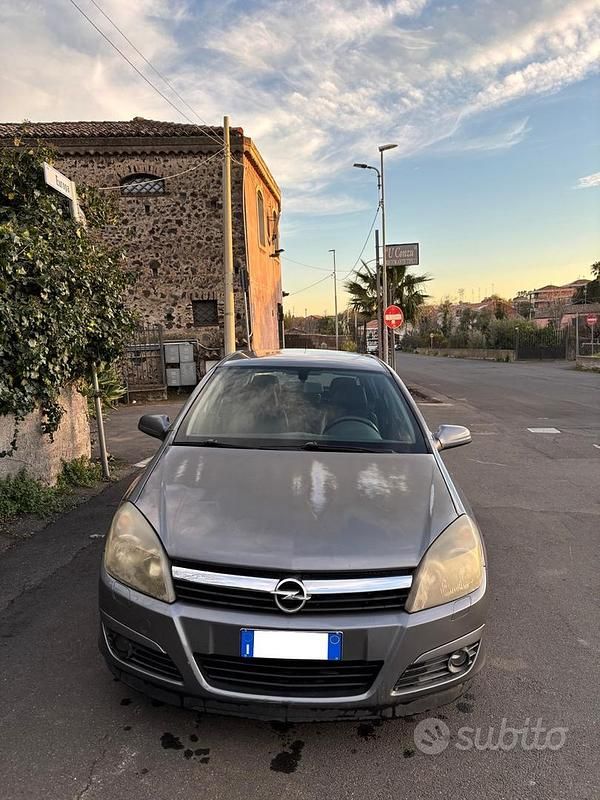 Usata Opel Astra 101 CV (74 kW) 2005 Grigio Berlina