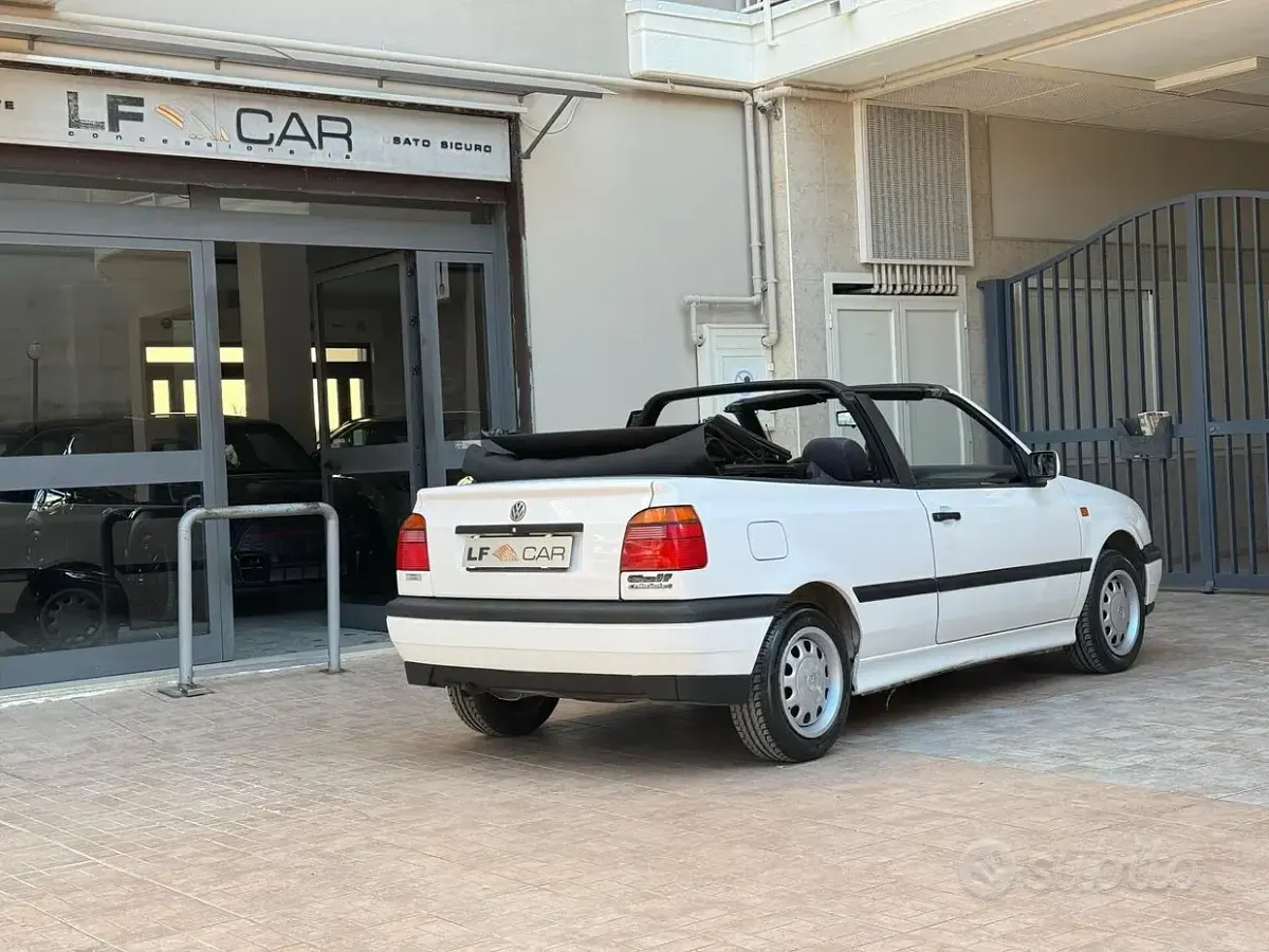 Usata VW Golf Cabriolet 75 CV (55 kW) 1994 Bianco Cabrio