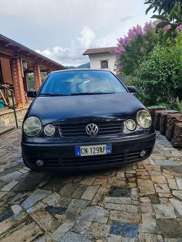 Usata 2004 VW Polo Comfortline Tre volumi | 1500 € (Ottimo prezzo) - Immagine 1/4