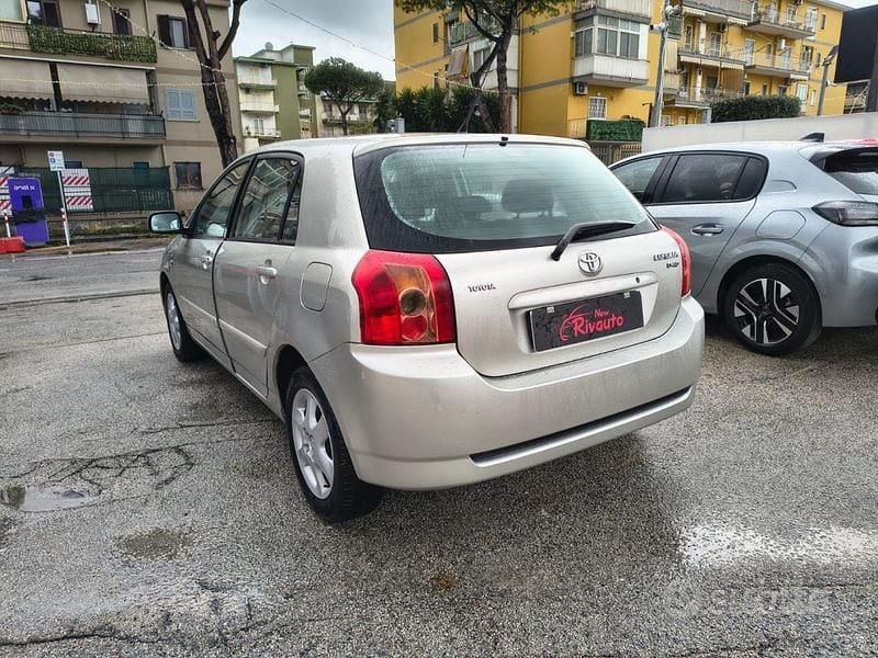 Usata Toyota Corolla Sol 90 CV (66 kW) 2006 Grigio Berlina