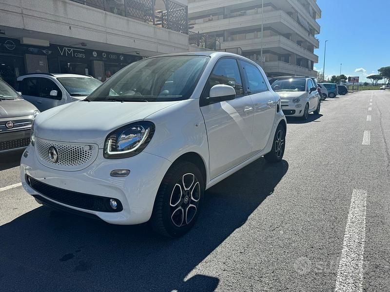 Usata Smart ForFour Prime 90 CV (66 kW) 2019 Bianco Utilitaria