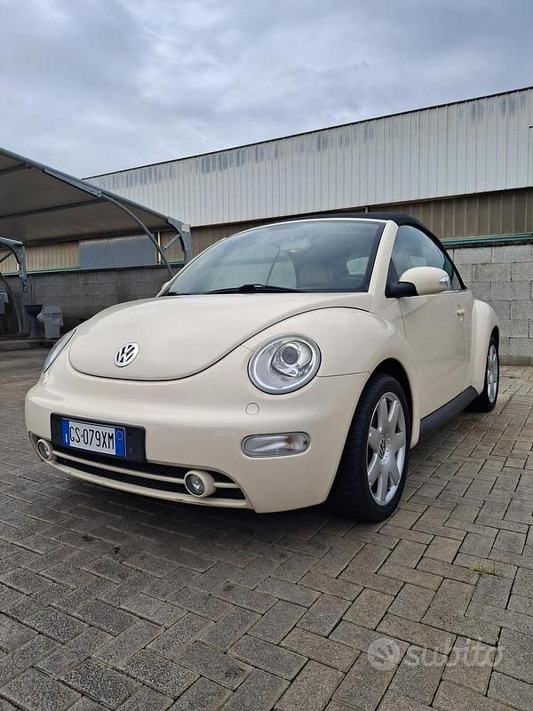 Usata VW New Beetle 100 CV (73 kW) 2004 Bianco Utilitaria