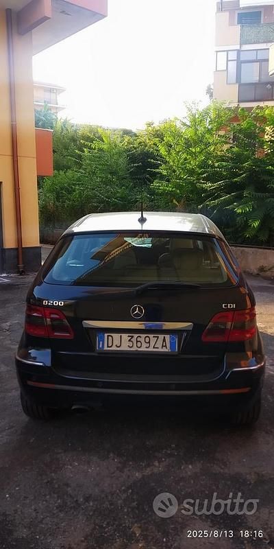 Usata Mercedes B200 140 CV (102 kW) 2007 Nero Monovolume