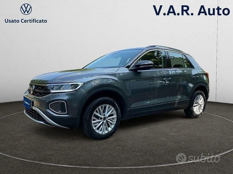 Usata VW T-Roc Life 150 CV (110 kW) 2024 Nessuno SUV