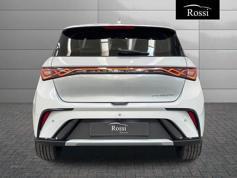 Nuova BYD Dolphin Comfort 150 kW (204 CV) 2026 Skiing white Utilitaria