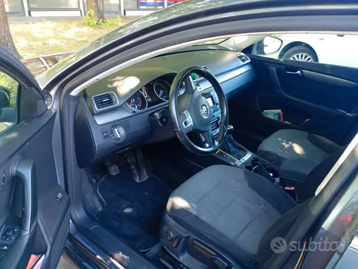 Usata VW Passat 105 CV (77 kW) 2011 Grigio Station wagon