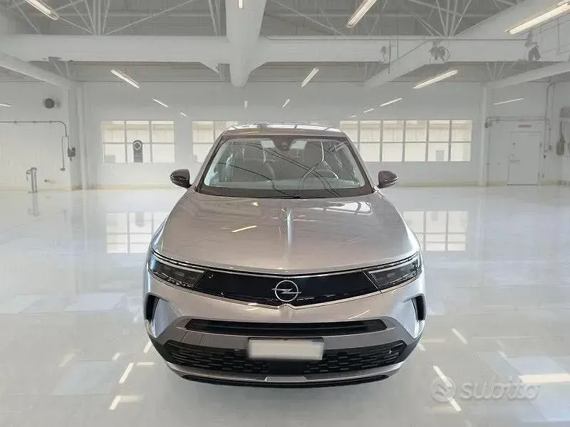 Usata Opel Mokka Edition 100 CV (73 kW) 2023 Grigio SUV
