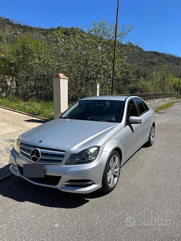 Usata Mercedes C220 170 CV (125 kW) 2012 Grigio Berlina