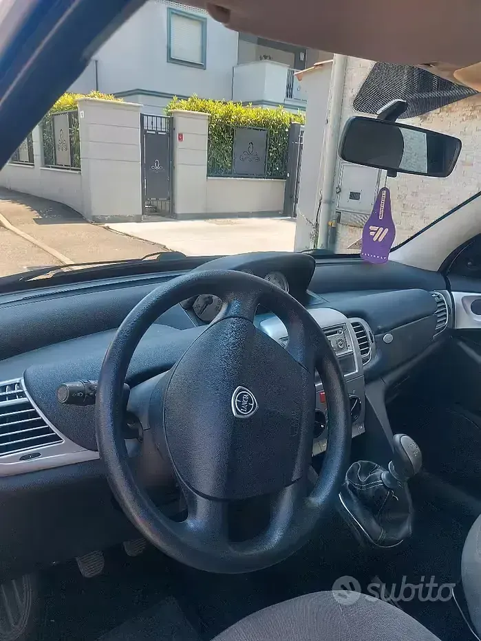 Usata Lancia Ypsilon 60 CV (44 kW) 2008 Grigio Utilitaria