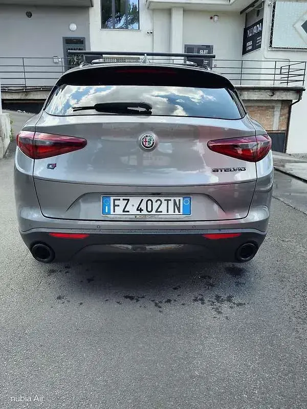 Usata Alfa Romeo Stelvio Tech Edition 190 CV (139 kW) 2019 Grigio SUV
