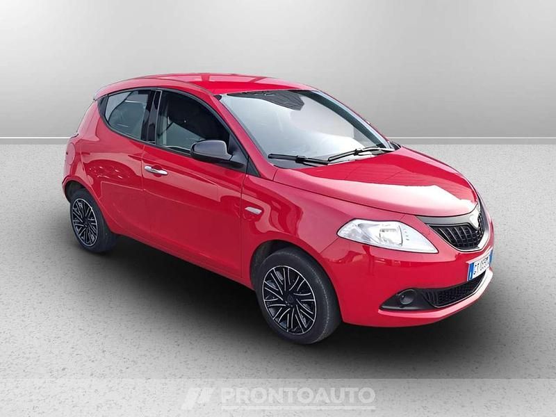 Usata Lancia Ypsilon S 70 CV (51 kW) 2024 Rosso Utilitaria