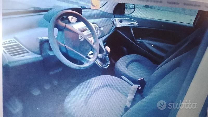 Usata Lancia Ypsilon 2011 Utilitaria