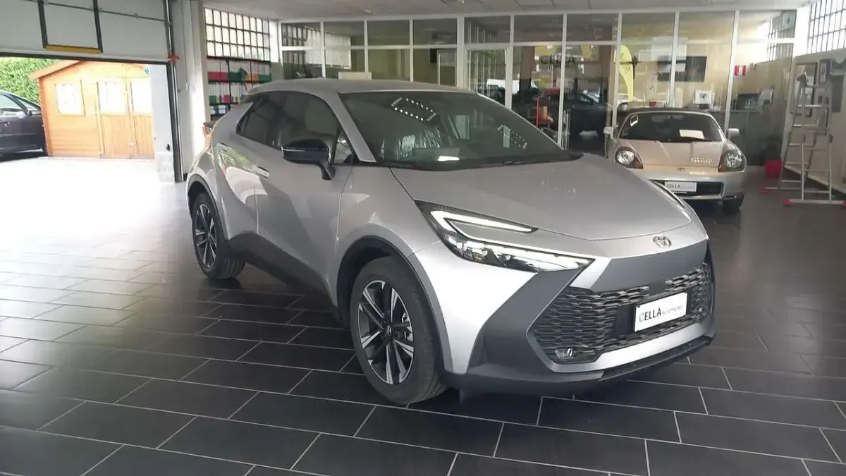 Nuova Toyota C-HR Trend 98 CV (72 kW) 2026 Argento SUV