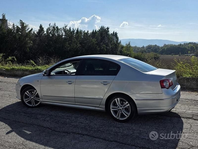 Usata VW Passat R-line 150 CV (110 kW) 2009 Grigio Berlina