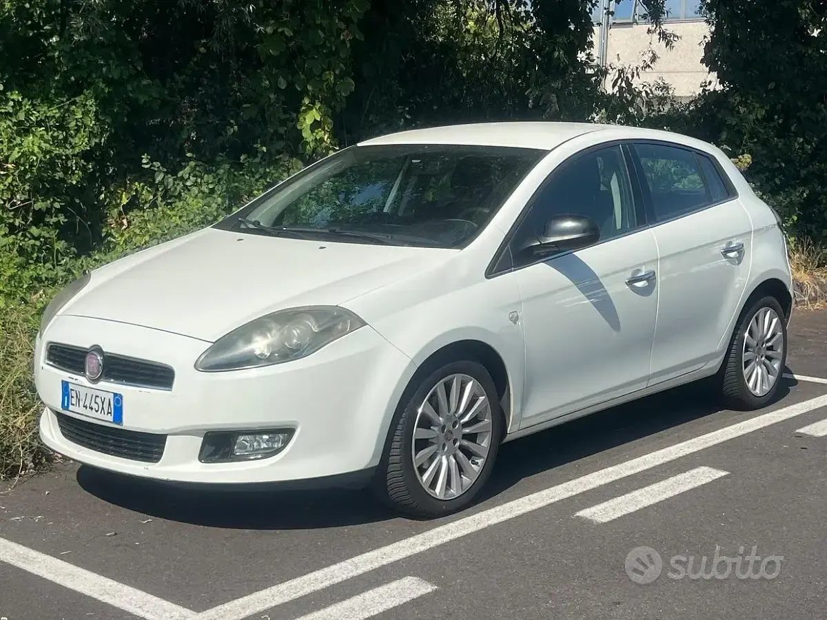 Usata Fiat Bravo Easy 120 CV (88 kW) 2013 Bianco Utilitaria