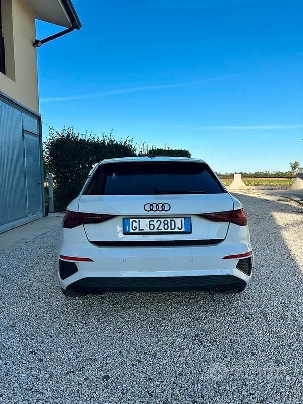 Usata Audi A3 S-Line 150 CV (110 kW) 2022 Bianco Monovolume