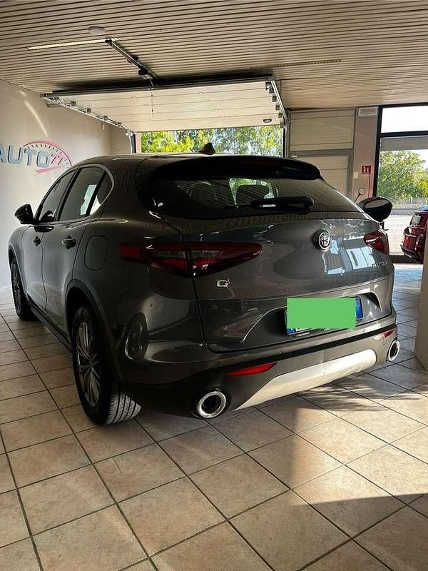 Usata Alfa Romeo Stelvio Executive 179 CV (131 kW) 2018 Grigio SUV