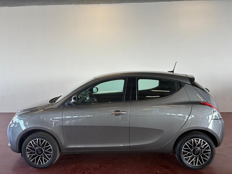 Usata Lancia Ypsilon S 69 CV (50 kW) 2024 Grigio pietra Utilitaria