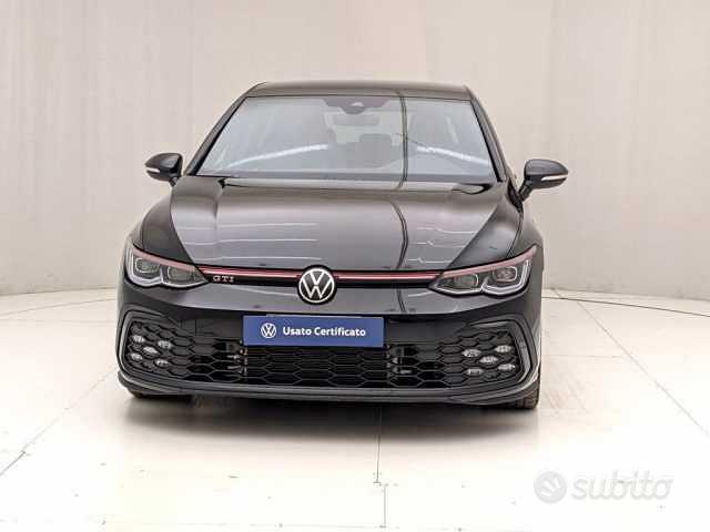Usato 2021 VW Golf VIII 2.0 Benzin 245 CV (38.900 €)