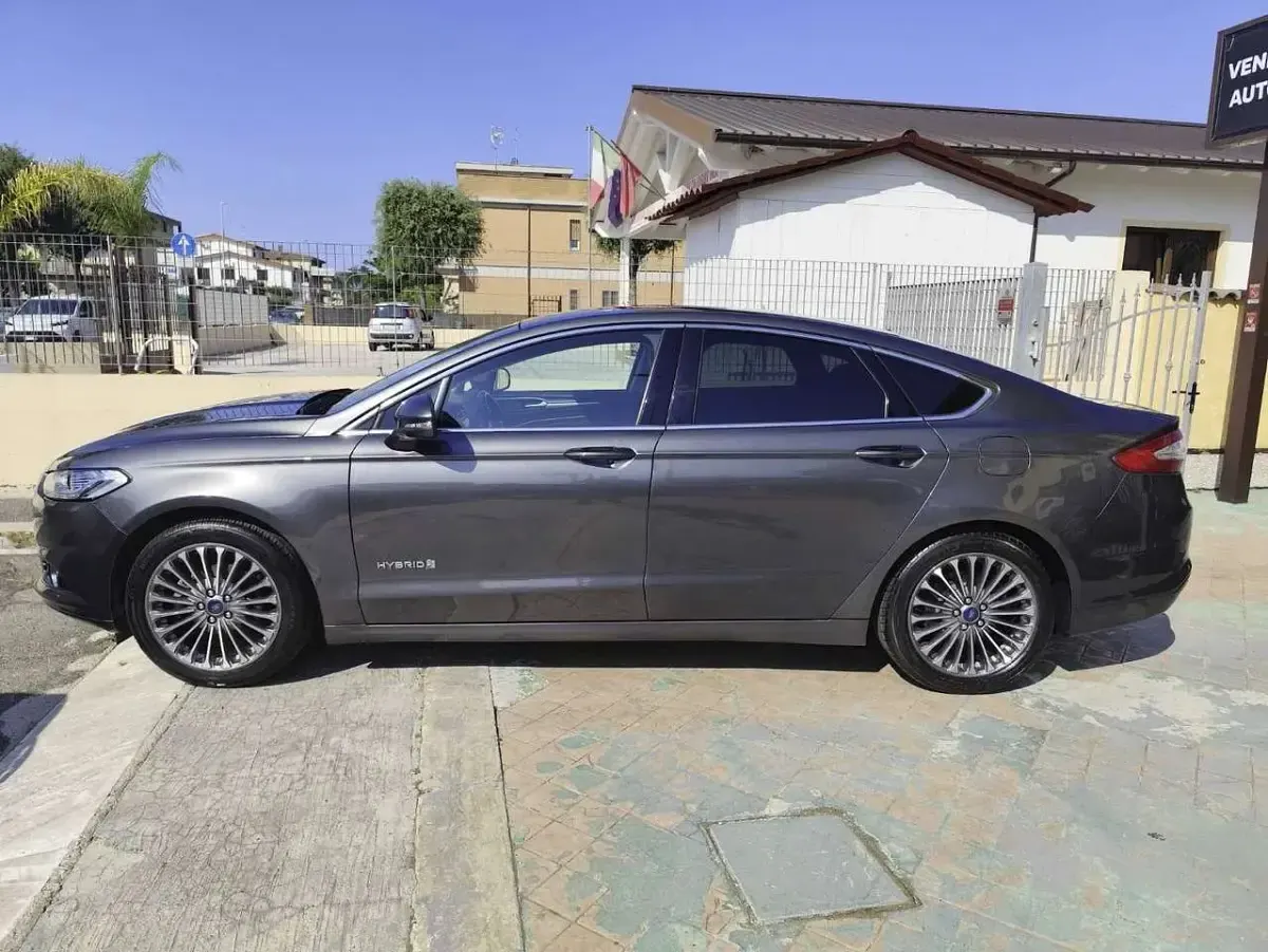 Usata Ford Mondeo Business Edition 140 CV (102 kW) 2018 Grigio Berlina