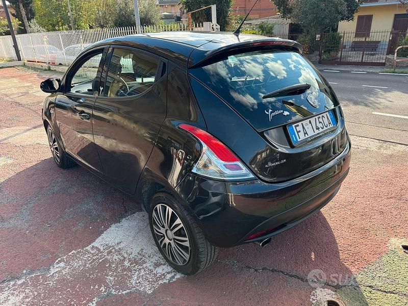 Usata Lancia Ypsilon 69 CV (50 kW) 2015 Utilitaria
