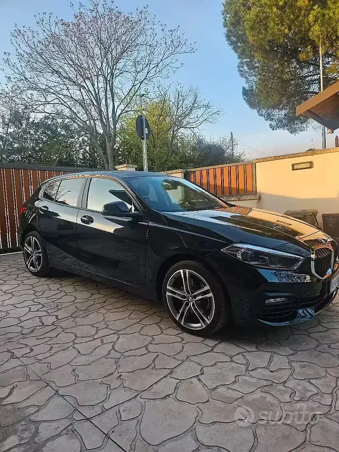 Usata BMW 116 Advantage 116 CV (85 kW) 2021 Nero Utilitaria
